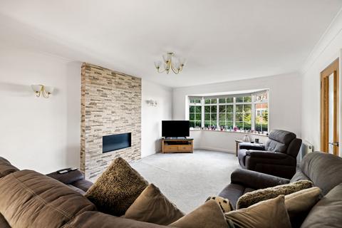 7 Thompson Close, Folkestone, CT19 5UA