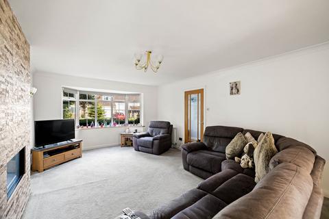 7 Thompson Close, Folkestone, CT19 5UA