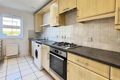 4 bedroom terraced house to rent, Pewter Court, Kent CT1