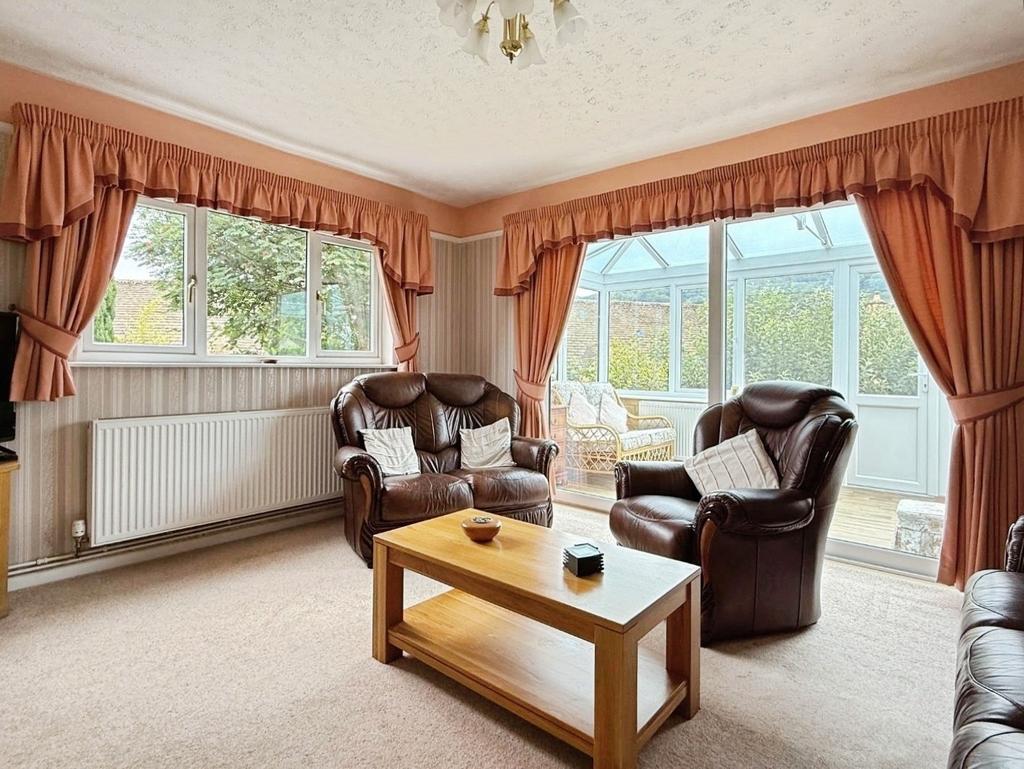 Pbox-living room-321883.jpeg