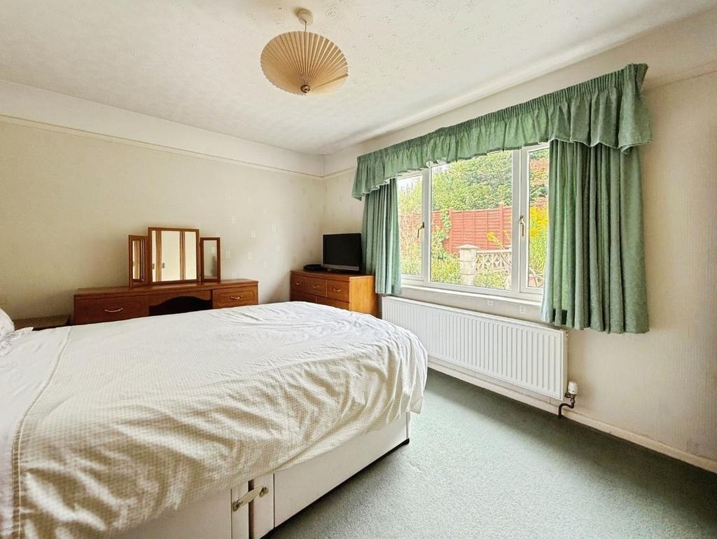 Pbox-bedroom-321883.jpeg
