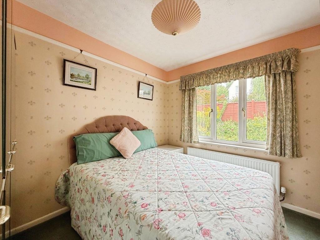 Pbox-bedroom-321883.jpeg