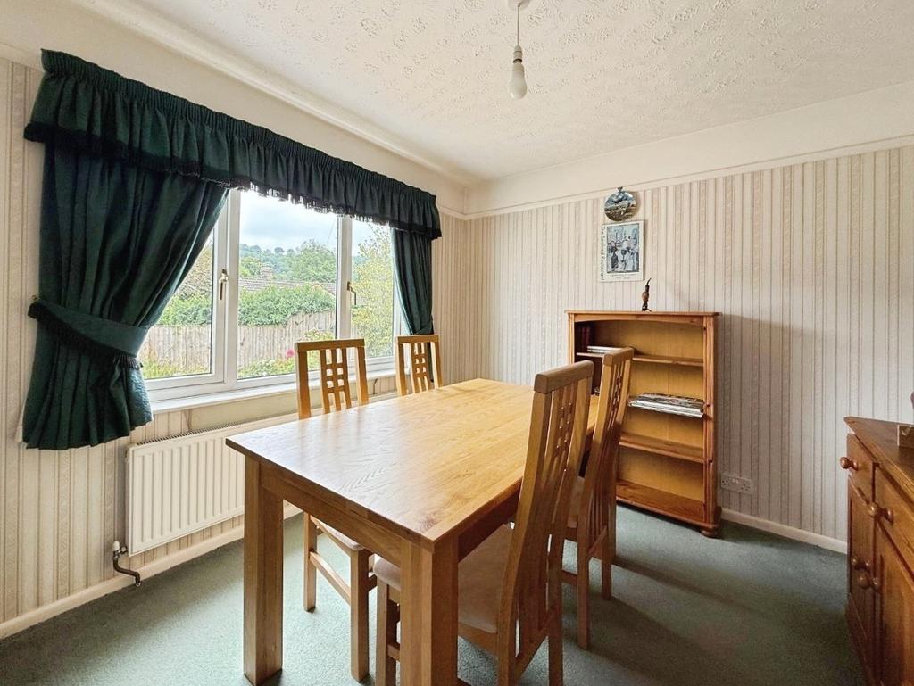Pbox-dining room-321883.jpeg