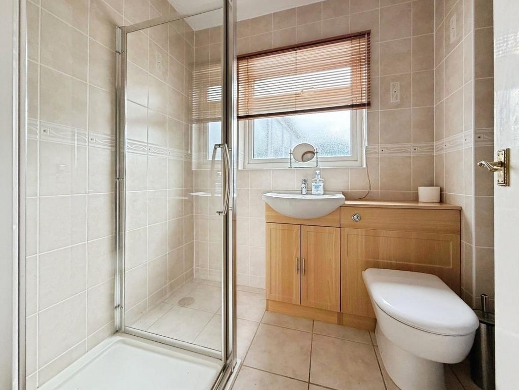 Pbox-bathroom-321883.jpeg