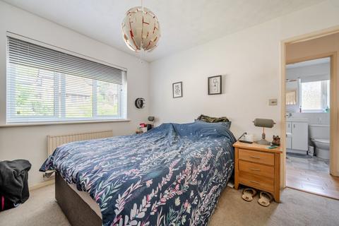 2 bedroom detached bungalow for sale, Fox Road, Haslemere, GU27