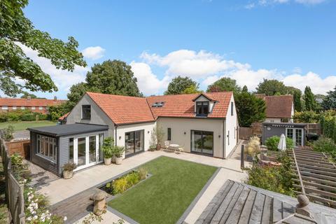 undefined, Hitchin SG4