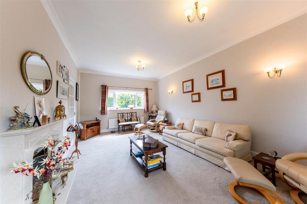 9 Orchard Dene-013.jpg