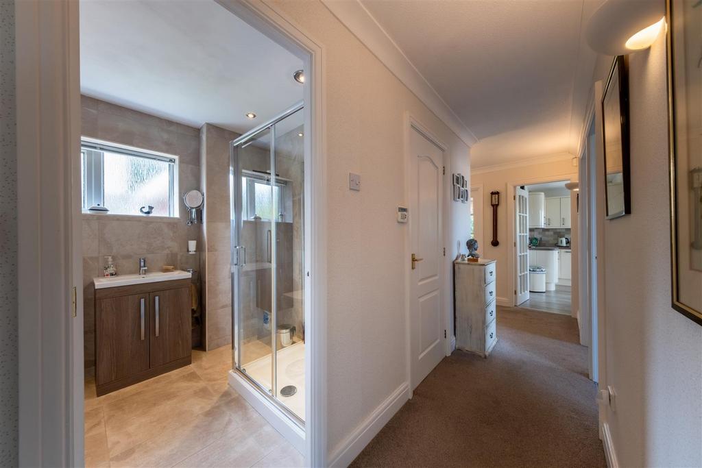 9 Orchard Dene-028.jpg