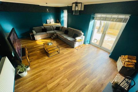 20 Blaenau Gwent Rows, Abertillery, NP13 1PE