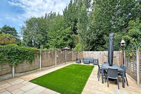 4 bedroom semi-detached house for sale, Stockport Road, Timperley