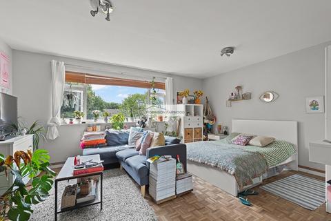 2 bedroom flat for sale, Castlebar Road, Ealing London W5 1XB