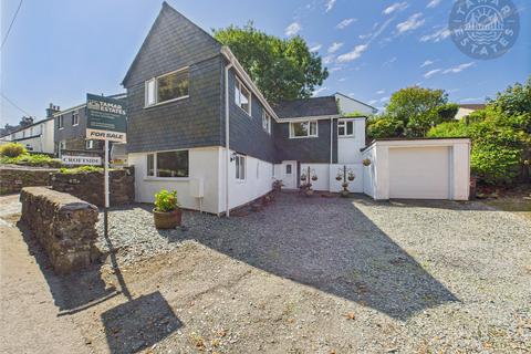 “Eco-friendly, family-friendly, perfectly placed in St Cleer.”