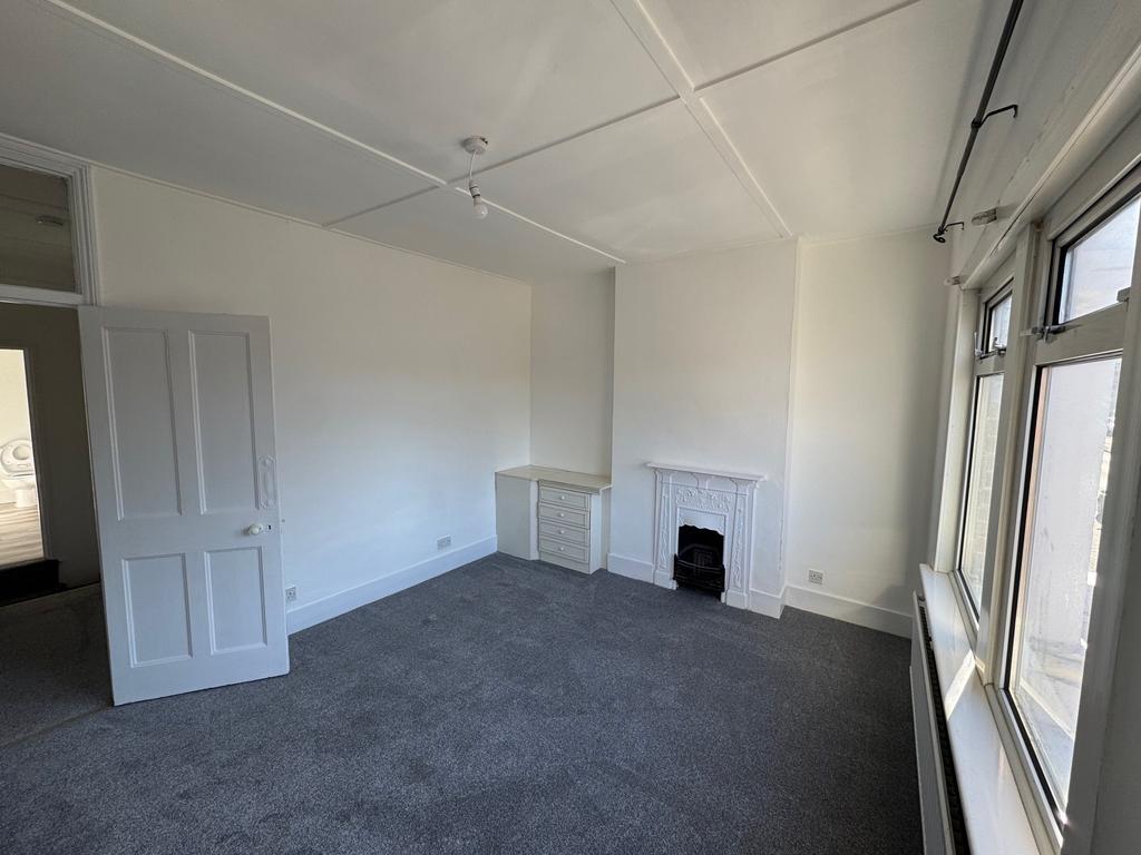 36 London Rd photo 9