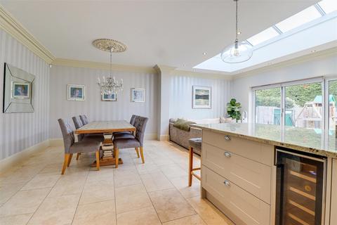 32 Belfairs Drive, Leigh-on-sea, SS9 3AA