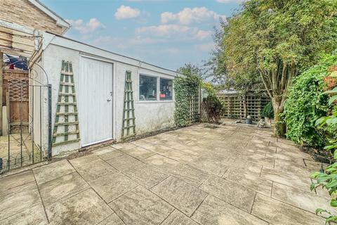 5 Blacklands Road, Benson, Wallingford, OX10 6NW