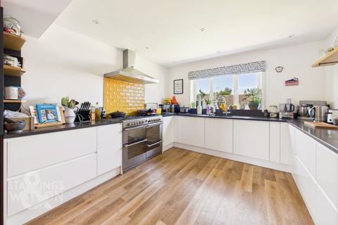 2 Green Park, Harleston, IP20 9DT