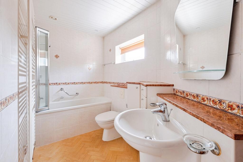 Ensuite Bathroom