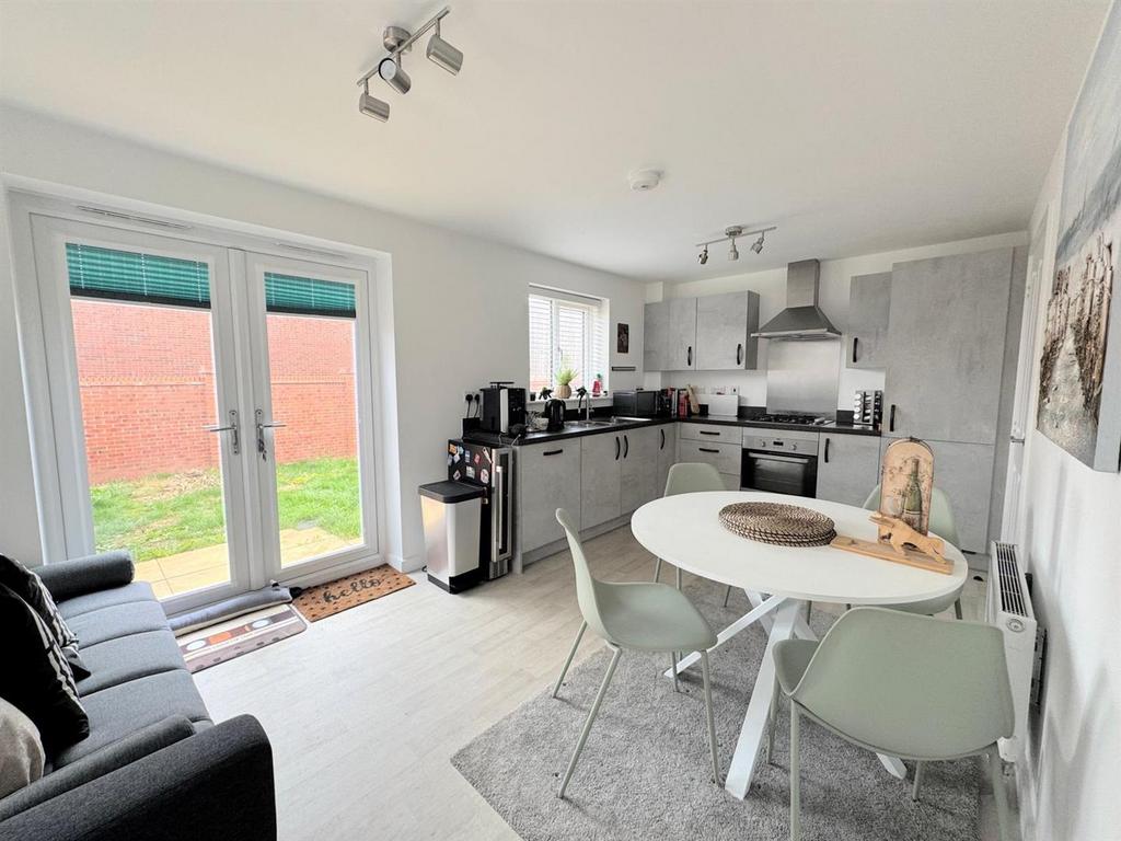 Dining kitchen