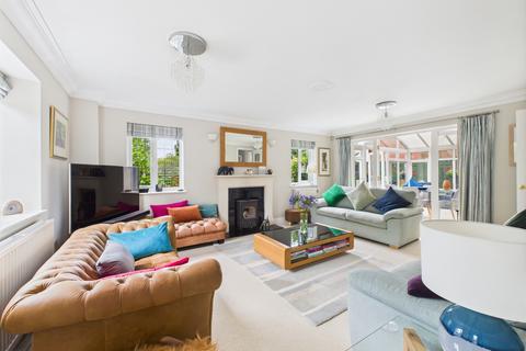 4 bedroom detached house for sale, Watlington Road, Lewknor, Oxfordshire