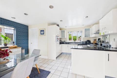 4 bedroom detached house for sale, Watlington Road, Lewknor, Oxfordshire