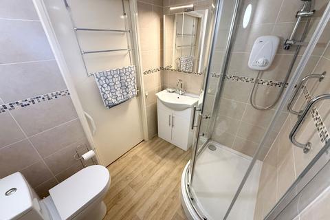 2 bedroom flat for sale, Belfry Drive, Stourbridge DY8