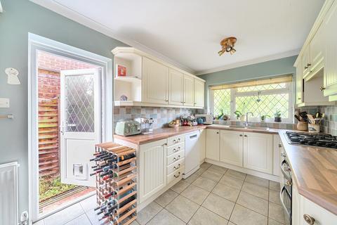 undefined, Shepherds Close, Shepperton, TW17