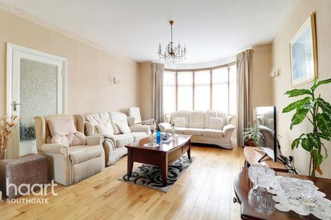3 bedroom end of terrace house for sale, Hedge Lane, London