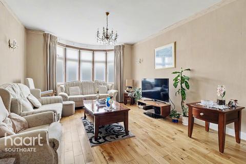 3 bedroom end of terrace house for sale, Hedge Lane, London