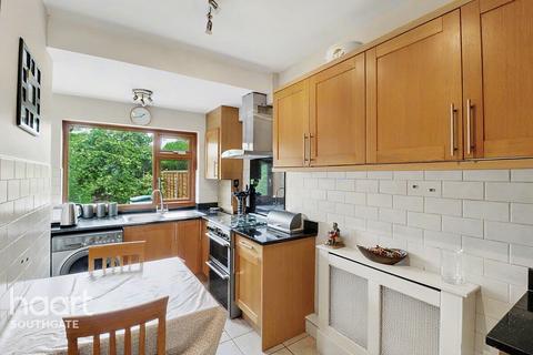 3 bedroom end of terrace house for sale, Hedge Lane, London