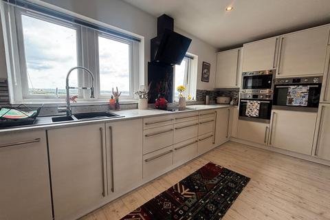 76 Bwlchygwynt, Llanelli, SA15 2AQ