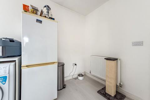 2 bedroom coach house for sale, St. James Gardens, Trowbridge BA14