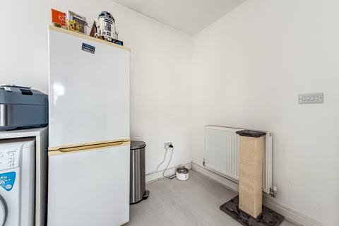 2 bedroom coach house for sale, St. James Gardens, Trowbridge BA14