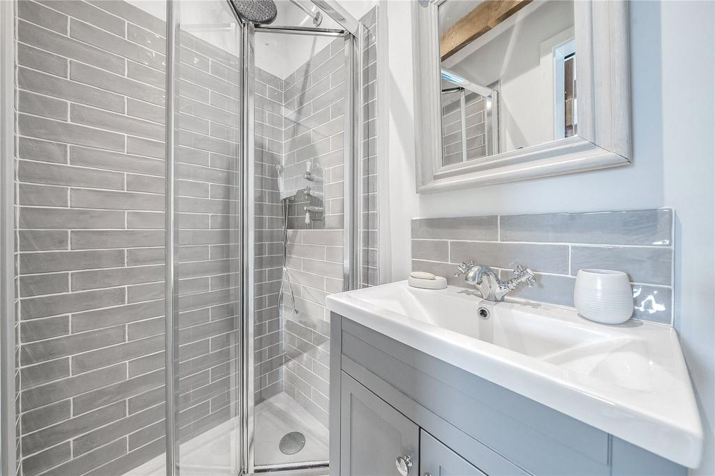 Bedroom 2 Ensuite