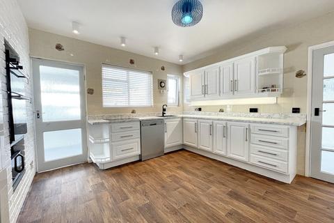 undefined, Thatcher Avenue, Torquay, TQ1
