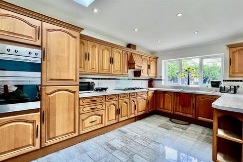 6 bedroom semi-detached house for sale, Ditton Road, Norwood Green UB2