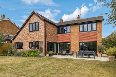 4 bedroom detached house for sale - Wykeham Way, Aylesbury HP17