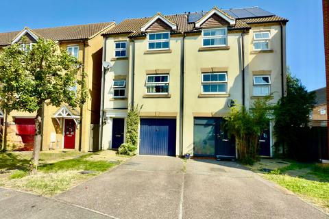4 bedroom semi-detached house for sale, Monarch Drive, Sittingbourne ME10