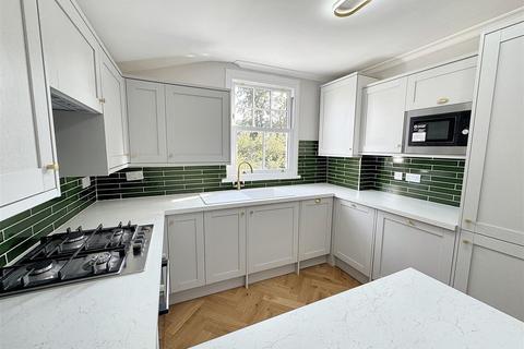 13 Lister Road, London, E11 3DS