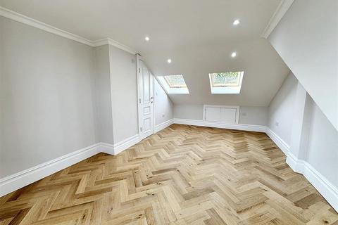 13 Lister Road, London, E11 3DS