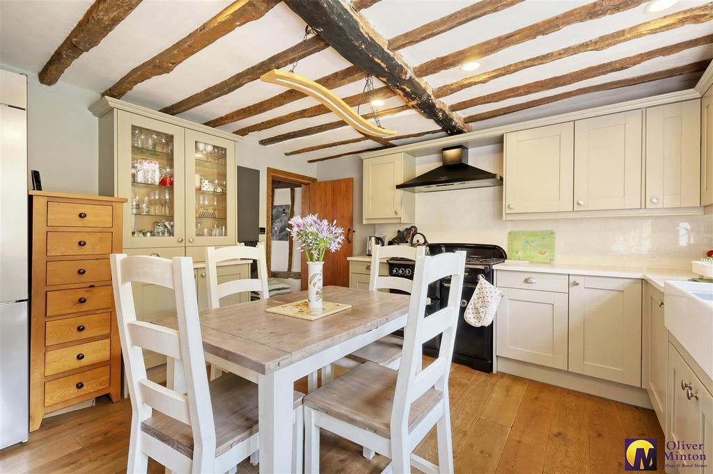 Attractive Kitchen/Breakfast Room