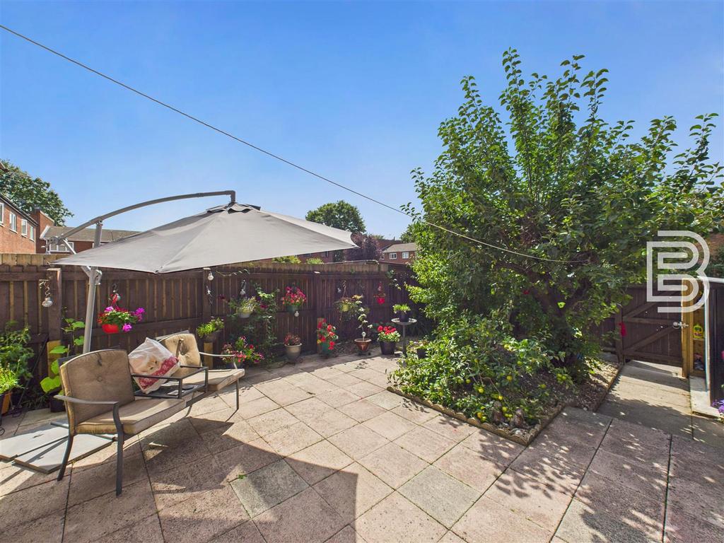 Rear Garden (3).jpg
