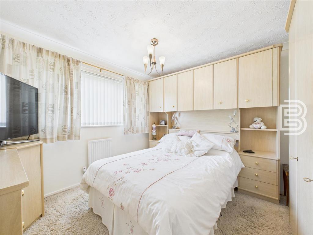 Bedroom 1.jpg