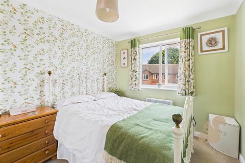 2 bedroom flat for sale, Earlsfield Drive, Chelmsford CM2