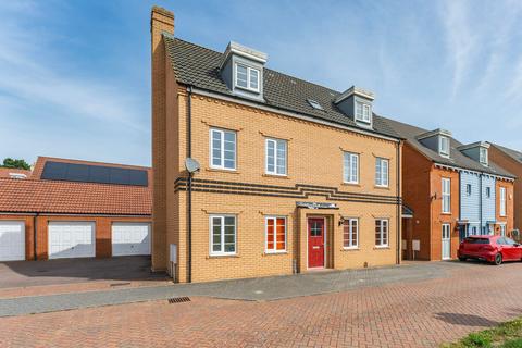 5 bedroom detached house for sale, Knappers Way, Costessey