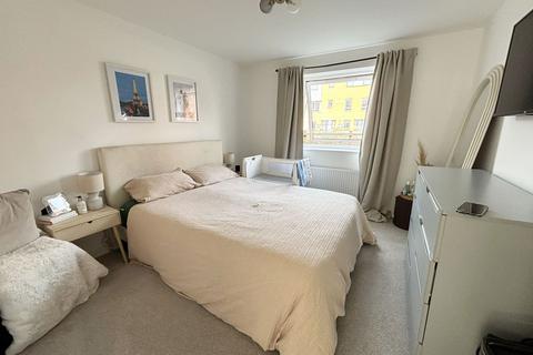 2 bedroom flat for sale, Newman Square, Shirley