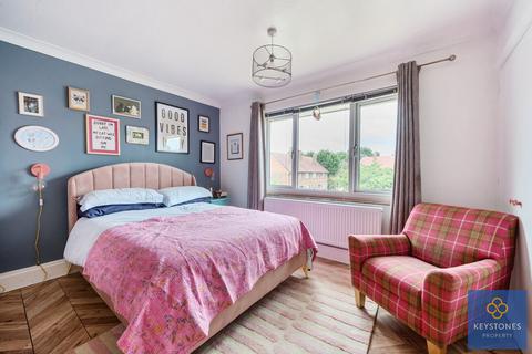undefined, Mawney Close, Collier Row, RM7