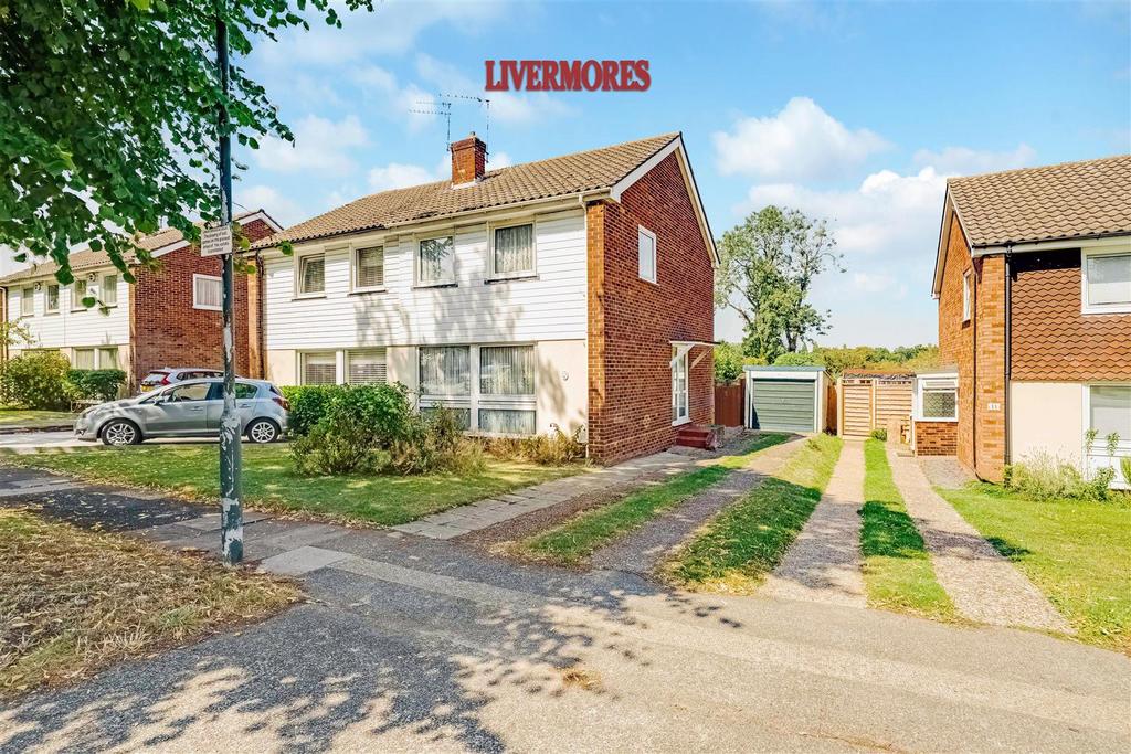 3 bedroom semi-detached house for sale in Crayford on OnTheMarket