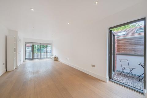 2 bedroom maisonette for sale, Pirbright Road, London, SW18