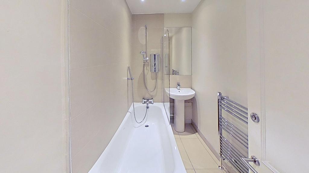 Apartment in Edinburgh - More
