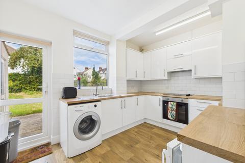 3 bedroom end of terrace house for sale, Oliver Avenue, London SE25